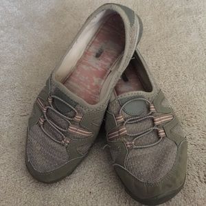 Danskin sneakers size 9.5 wide